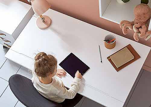 Kinder-schreibtisch-und-stuhl