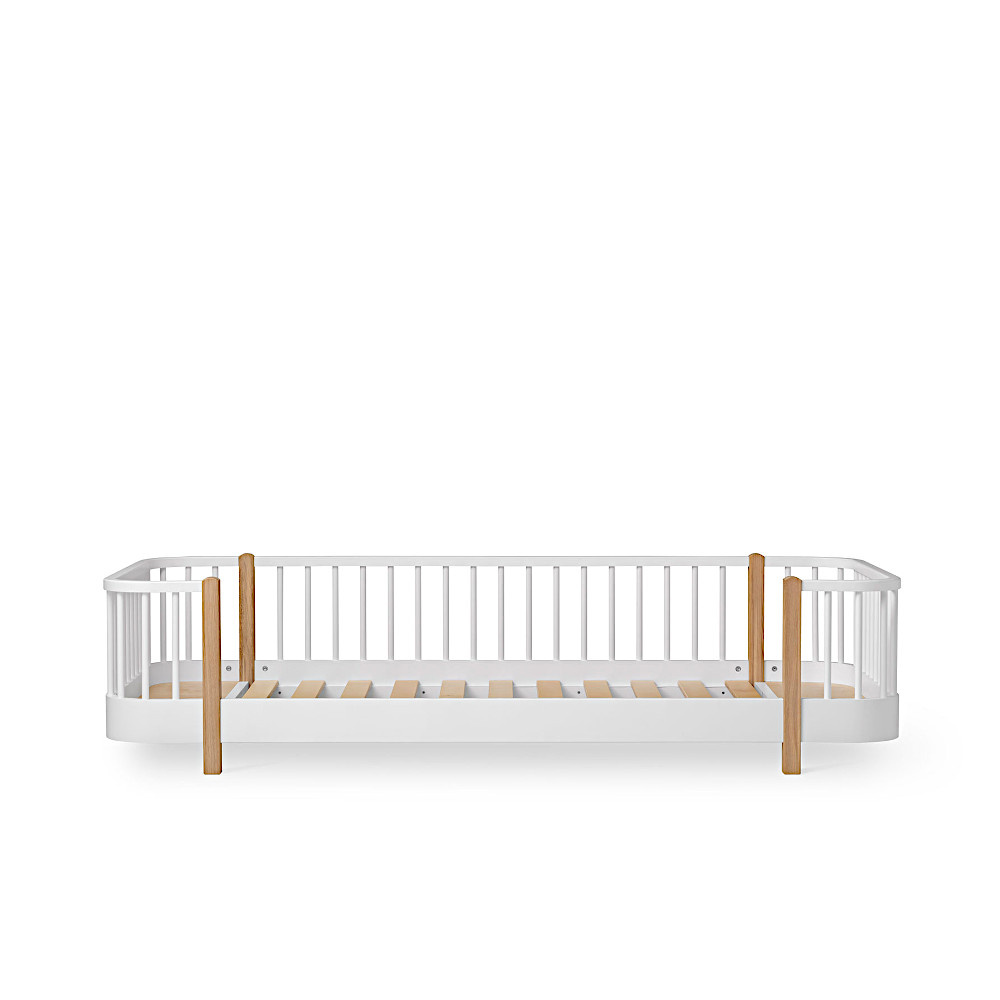Oliver Furniture - Wood Original Bodenbett, Weiss/Eiche